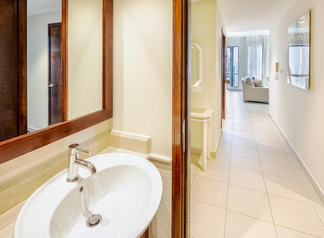 Nasma Luxury Stays - Fantastic Burj Khalifa View From This Fancy Condo Dubai Eksteriør billede